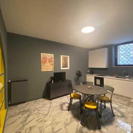 Modern City Center Apartment Benevento Buitenkant foto