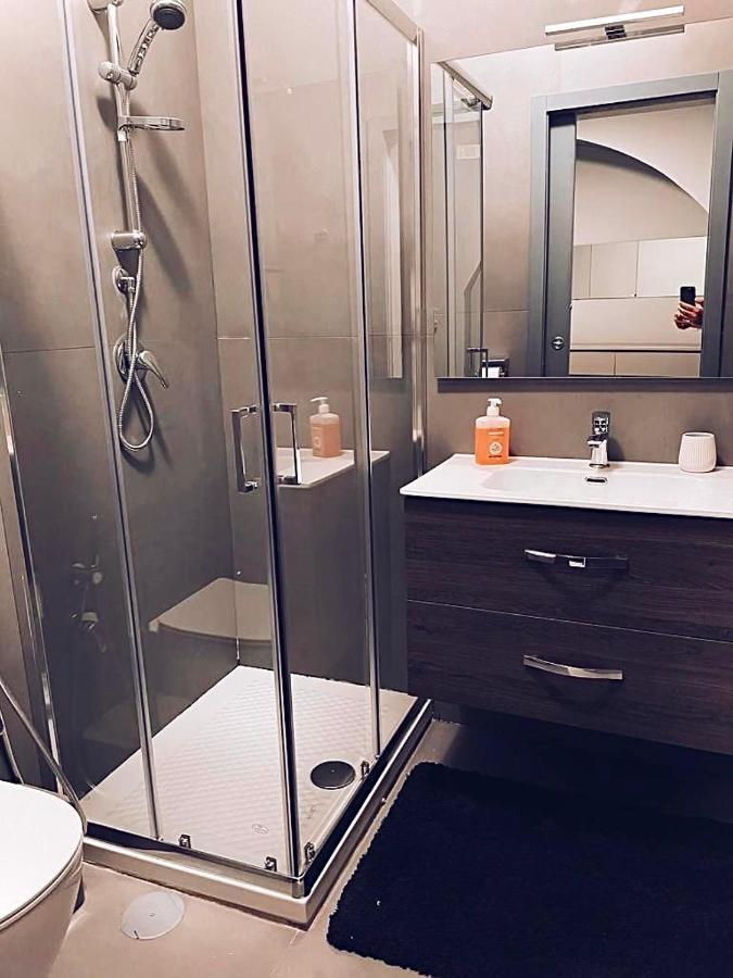 Modern City Center Apartment Benevento Buitenkant foto