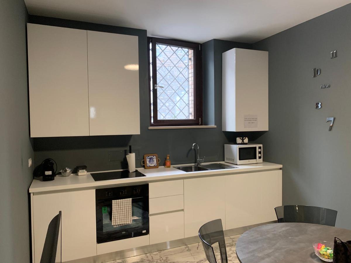 Modern City Center Apartment Benevento Buitenkant foto